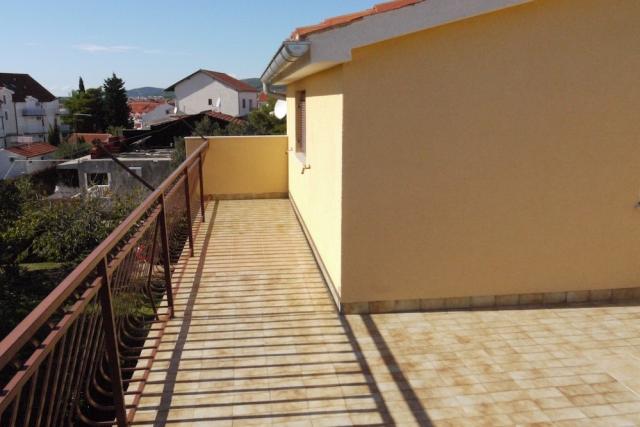 Chorvátsko - Vodice - Srima - apartmány Dane - terasa