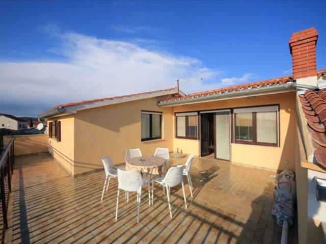 Chorvátsko - Vodice - Srima - apartmány Dane - terasa