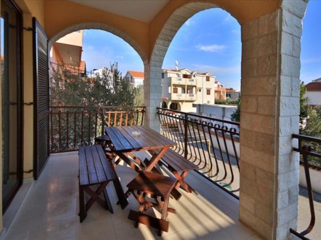 Chorvátsko - Vodice - Srima - apartmány Dane -  terasa