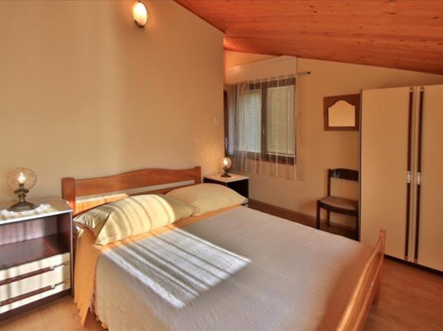 Chorvátsko - Vodice - Srima - apartmány Dane - spálňa