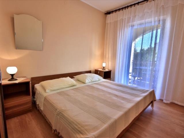 Chorvátsko - Vodice - Srima - apartmány Dane - spálňa