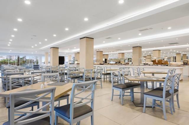 Mallorca - Port d'Alcudia - hotel Alua Boccaccio - reštaurácia
