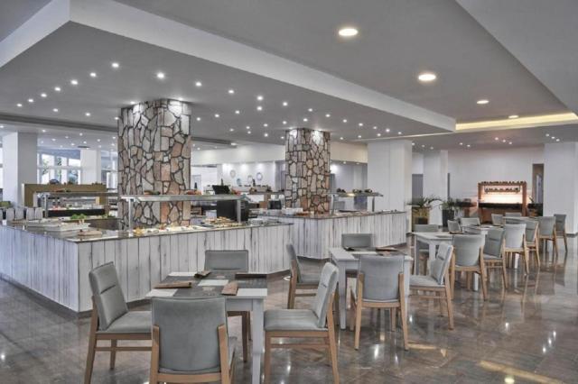 Rhodos - Kiotari - hotel Kiotari Miraluna - hlavná reštaurácia