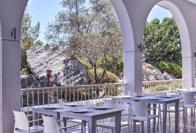 Rhodos - Kiotari - hotel Kiotari Miraluna - hlavná reštaurácia 