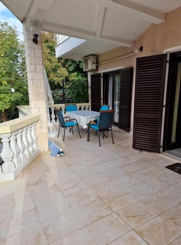 Chorvátsko - Vodice - Srima - Villa Boral - apartmán 1/2+2 - te