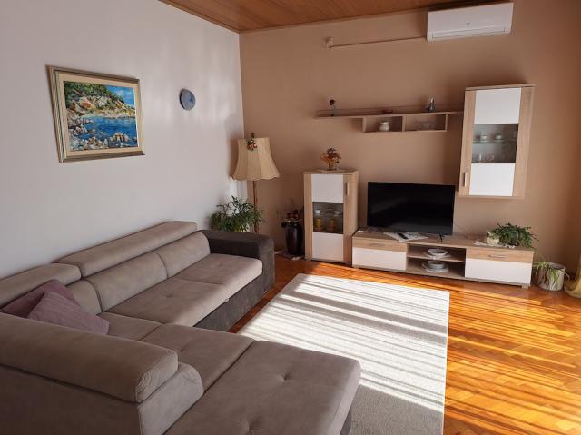 Chorvátsko - Vodice - Srima - Villa Boral - apartmán 1/4+2 - de