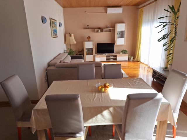 Chorvátsko - Vodice - Srima - Villa Boral - apartmán 1/4+2 - de