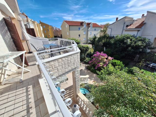 Chorvátsko - Vodice - Srima - Villa Boral - apartmán 1/4+2 - ba