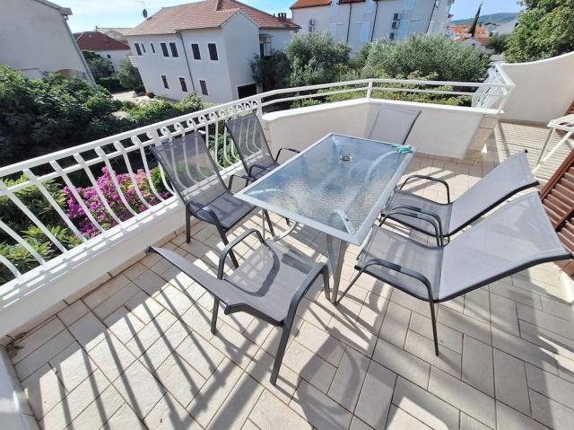 Chorvátsko - Vodice - Srima - Villa Boral - apartmán 1/4+2 - ba