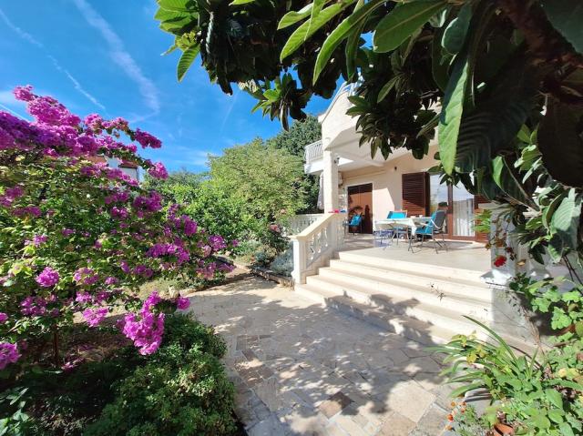 Chorvátsko - Vodice - Srima - Villa Boral - dom