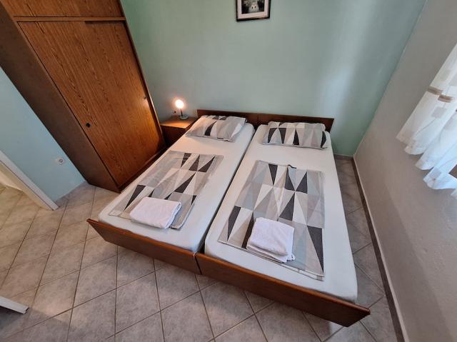 Chorvátsko - Vodice - Srima - apartmány Danu - dvojlôžkový apar