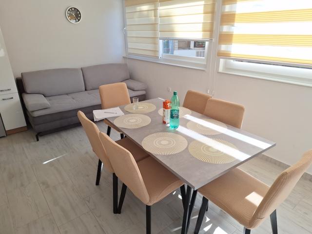 Chorvátsko - Vodice - Srima - apartmány Danu - štvorlôžkový apa