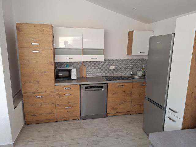 Chorvátsko - Vodice - Srima - apartmány Danu - štvorlôžkový apa