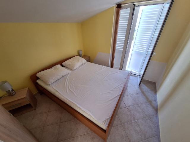 Chorvátsko - Vodice - Srima - apartmány Danu - dvojlôžkový apar