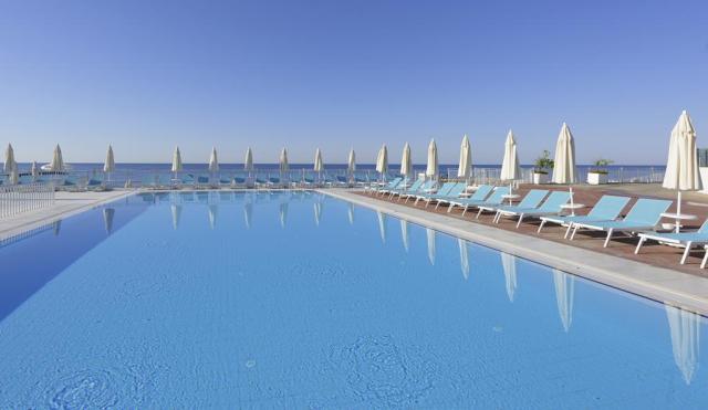 Turecko - Avsallar - Hotel Gold Island Family - bazén