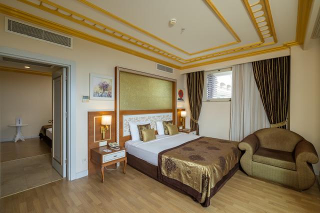 Turecko - Side - hotel Diamond Excellence Resort & Spa - rodinn