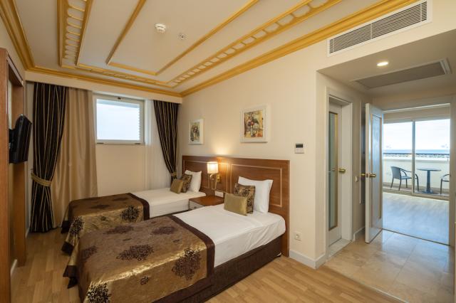 Turecko - Side - hotel Diamond Excellence Resort & Spa - rodinn