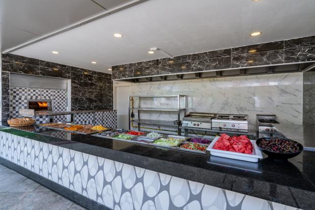 Turecko - Konakli - hotel Palmeras Beach - snack bar