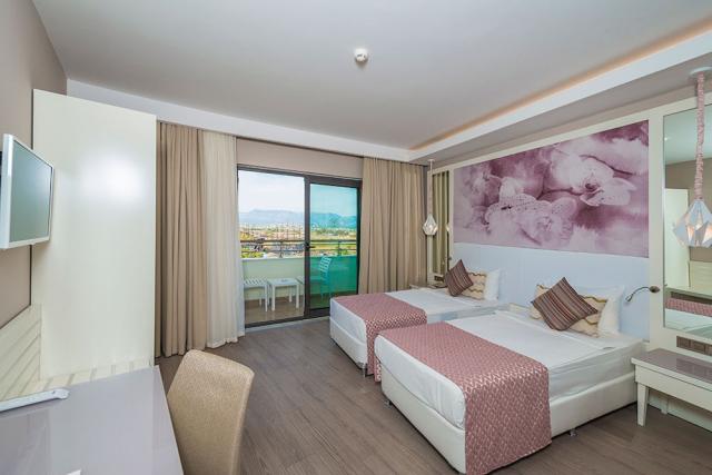 Turecko - Side - Diamond Premium hotel & Spa - rodinná izba