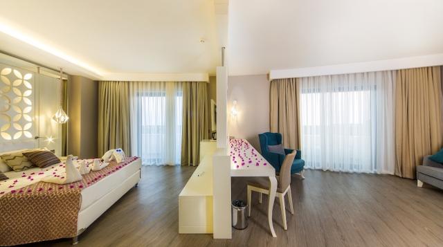 Turecko - Side - Diamond Premium hotel & Spa - junior suita