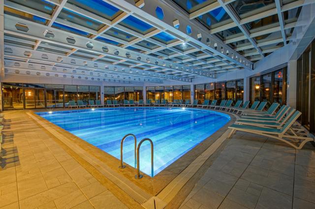 Turecko - Side - Diamond Premium hotel & Spa - vnútorný bazén