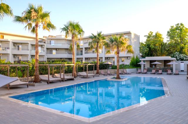 Kréta - Adelianos Kampos - Hotel Ydoria Resort - bar pri bazéne