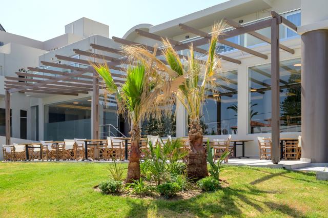 Kréta - Adelianos Kampos - Hotel Ydoria Resort - záhrada