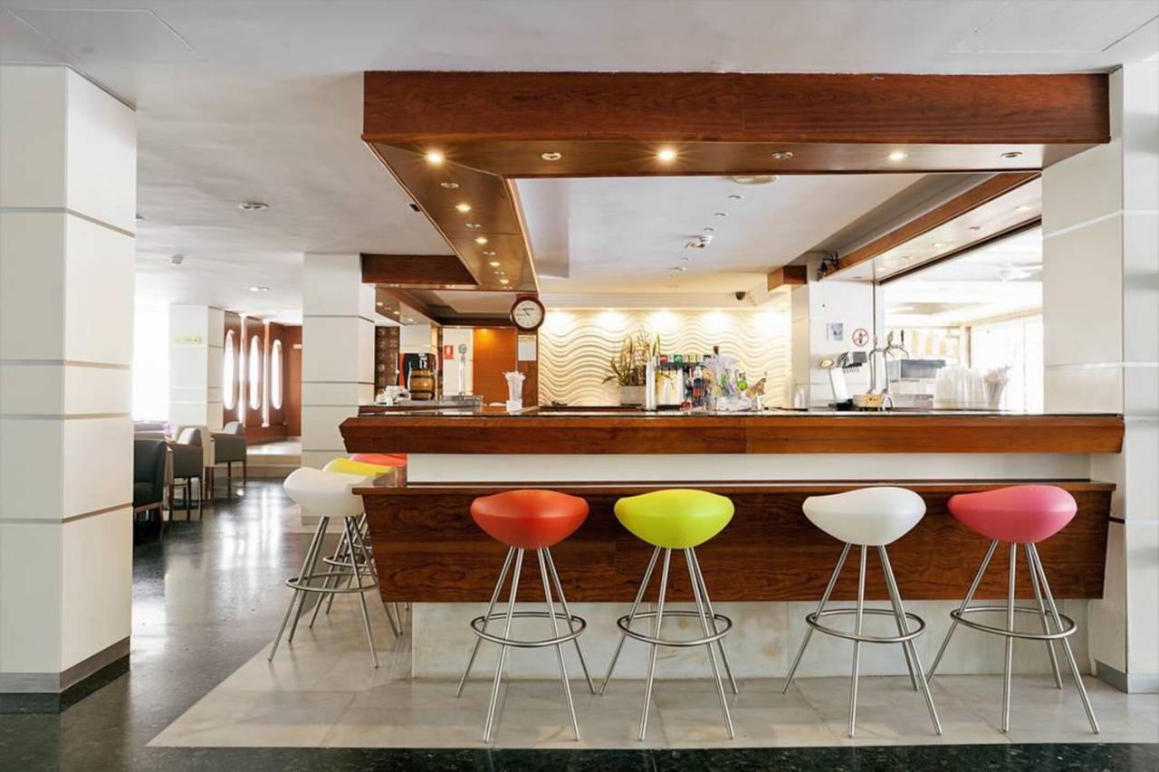 Španielsko - Mallorca - S'Illot - hotel Mariant - bar