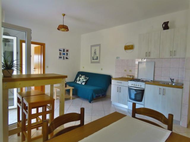 Chorvátsko - Omiš - apartmány Mandić - dvojlôžkový apartmán s d