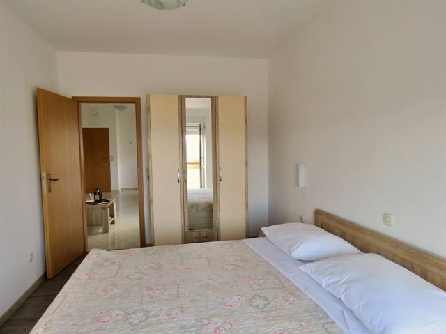 Chorvátsko - Omiš - apartmány Mandić - dvojlôžkový apartmán s d