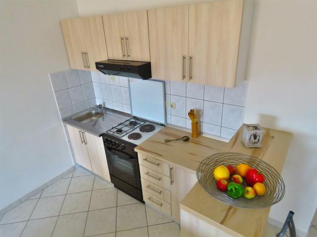 Chorvátsko - Omiš - apartmány Mandić - štvolôžkový apartmán s d