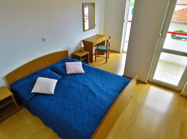 Chorvátsko - Omiš - apartmány Mandić - štvolôžkový apartmán s d