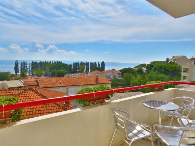 Chorvátsko - Omiš - apartmány Mandić - štvolôžkový apartmán s d