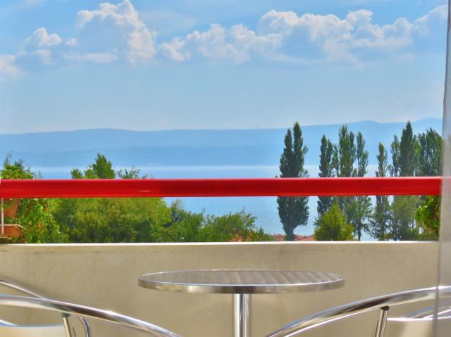 Chorvátsko - Omiš - apartmány Mandić - štvolôžkový apartmán s d
