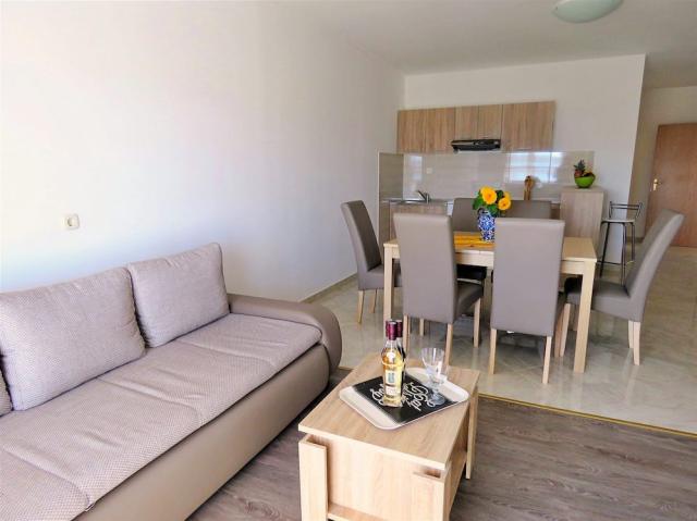 Chorvátsko - Omiš - apartmány Mandić - štvolôžkový apartmán s d
