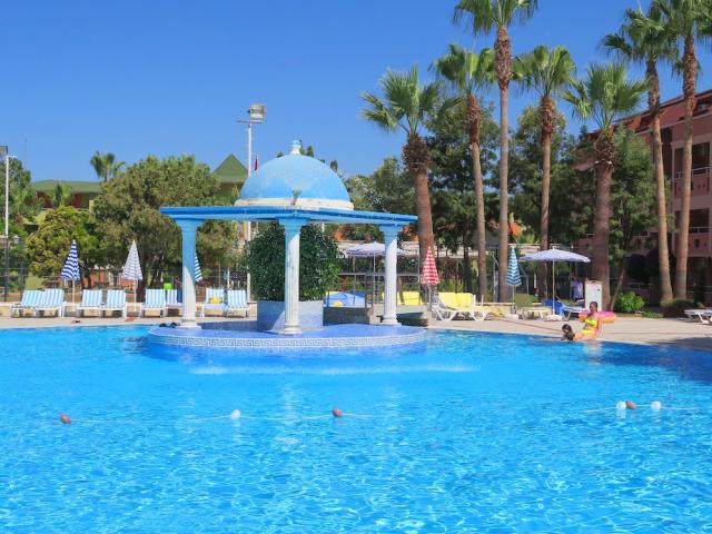 Turecko - Alanya - Hotel Lonicera World - bazén