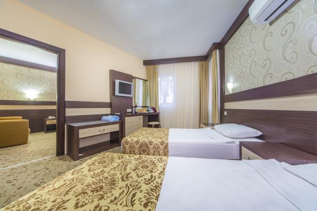 Turecko - Alanya - Hotel Lonicera World - rodinná izba