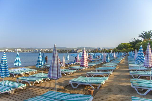 Turecko - Alanya - Hotel Lonicera World - pláž