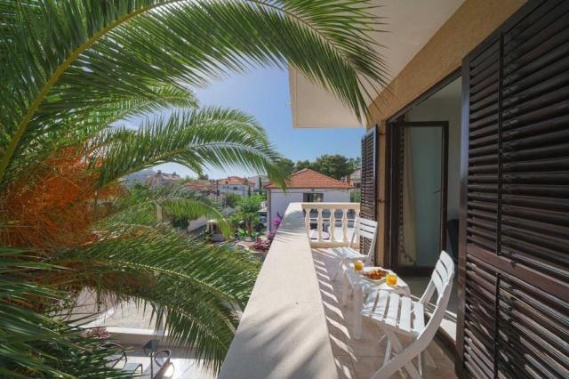 Chorvátsko - Vodice - Penzión Sidro - balkón
