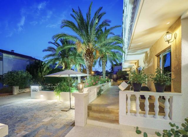 Chorvátsko - Vodice - Penzión Sidro - exteriér