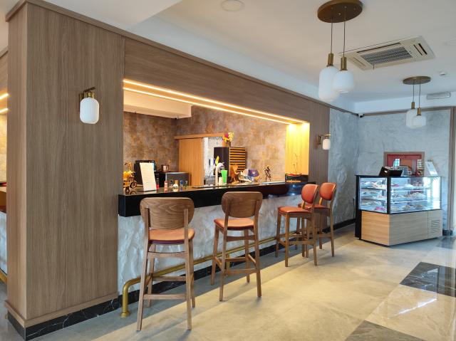 Turecko - Side - Hotel Sirma - lobby bar