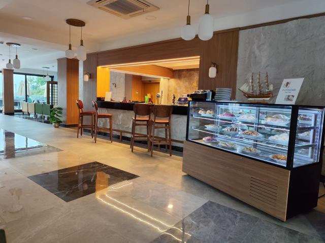 Turecko - Side - Hotel Sirma - lobby bar