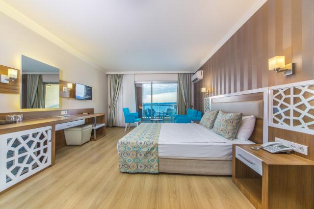 Turecko - Alanya - Hotel Lonicera Resort & Spa - rodinná izba