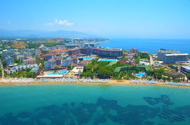 Turecko - Alanya - Hotel Lonicera Resort & Spa - pohľad na komp