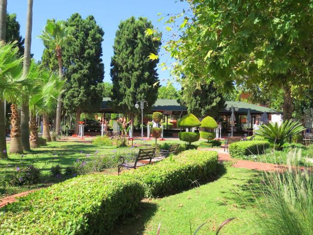 Turecko - Alanya - Hotel Lonicera Resort and Spa - záhrada