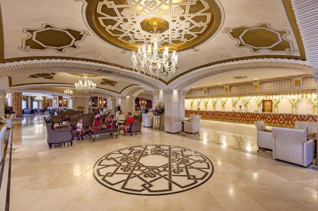 Turecko - Side - Hotel Royal Alhambra Palace - lobby