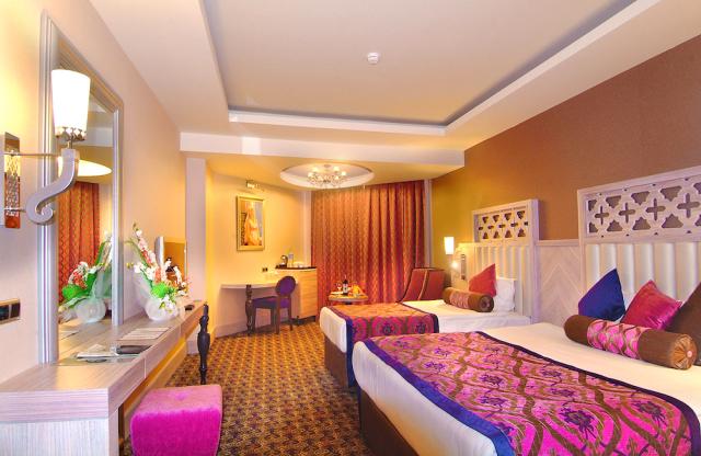 Turecko - Side - Hotel Royal Alhambra Palace - izba pre 3 osoby