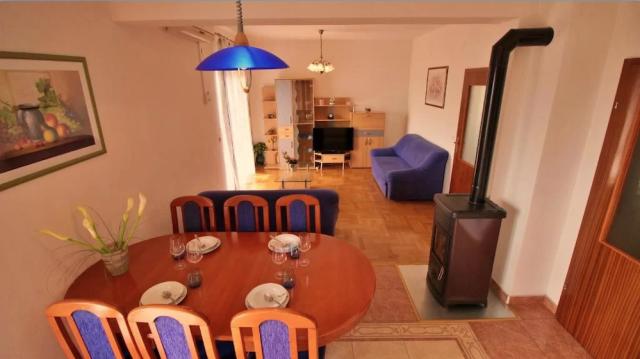 Chorvátsko - Omiš - Duće - apartmány Milavić - apartmán na 2.po