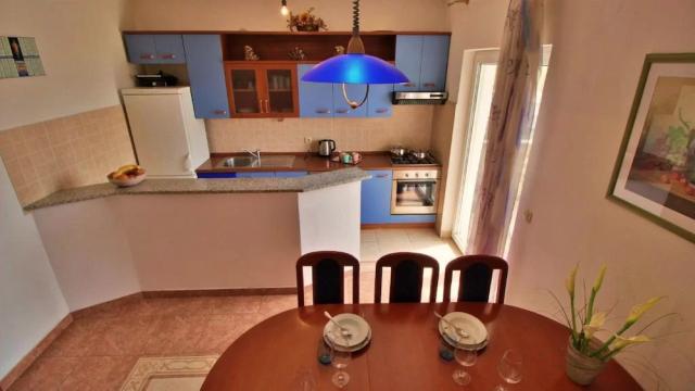 Chorvátsko - Omiš - Duće - apartmány Milavić - apartmán na 2.po