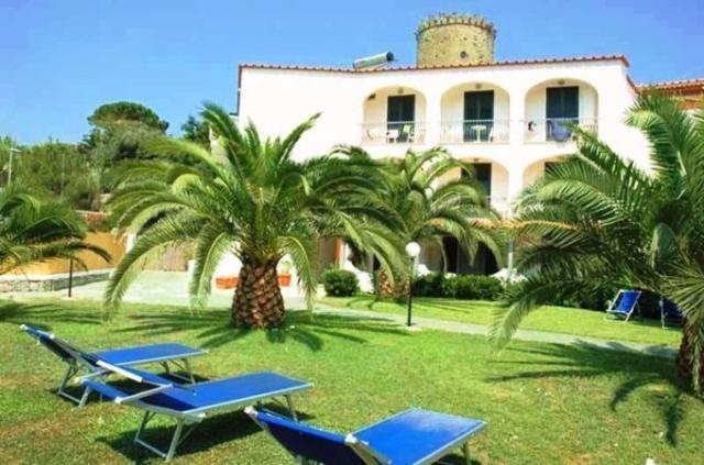 ostrov Ischia · letovisko Forio - záhrada hotela Park Victoria